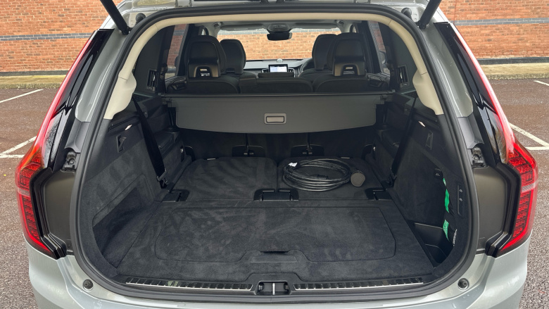 Volvo XC90 2.0 T8 PHEV Ultra Dark 5dr AWD Geartronic Estate